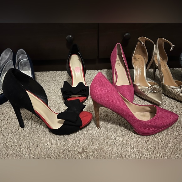 6 pair of heels, size 8 1/2 and 9. The 9s fit like an 8 1/2. 
All new/light wear - Picture 2 of 4